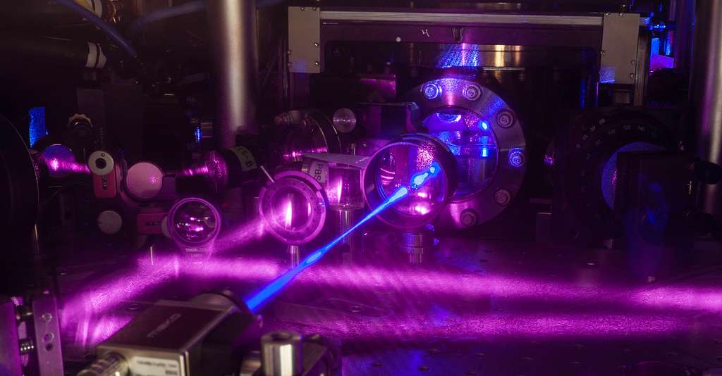 3d strontium atomic clock - How Atomic Clocks work